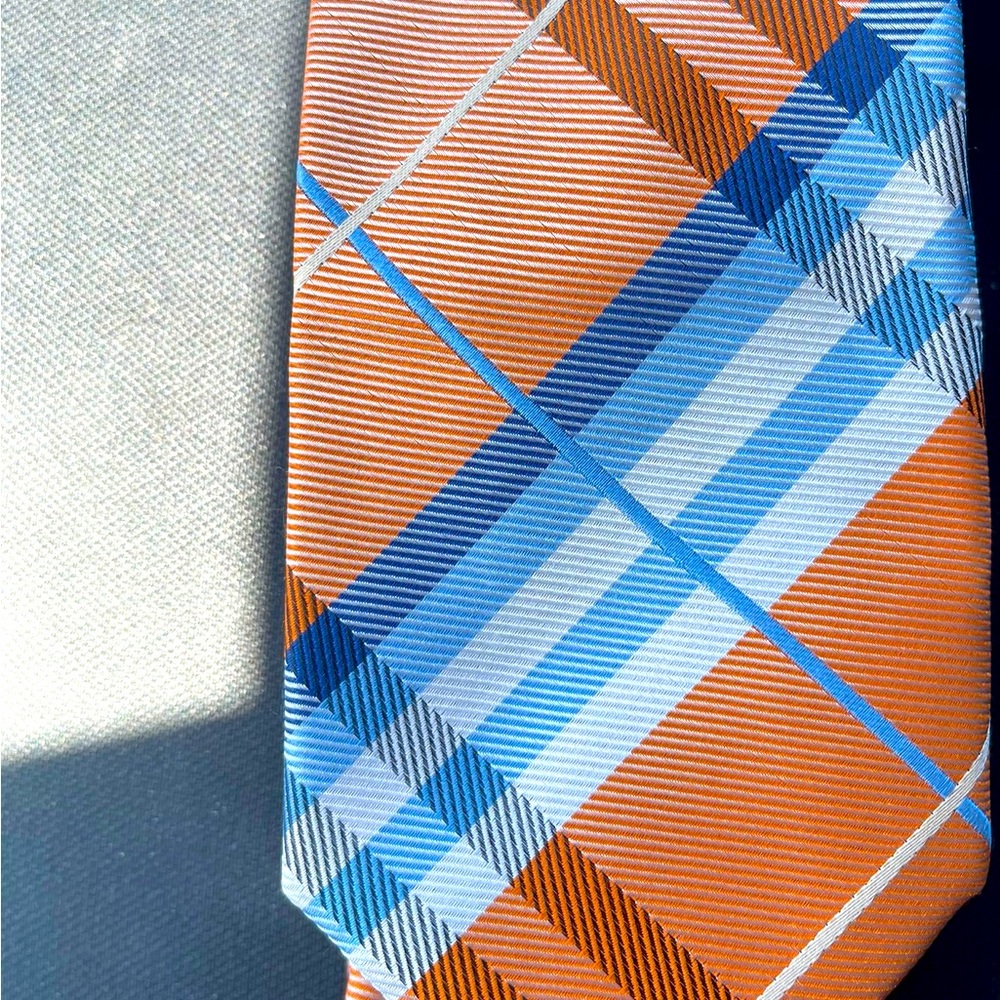 Geoffrey Beene necktie